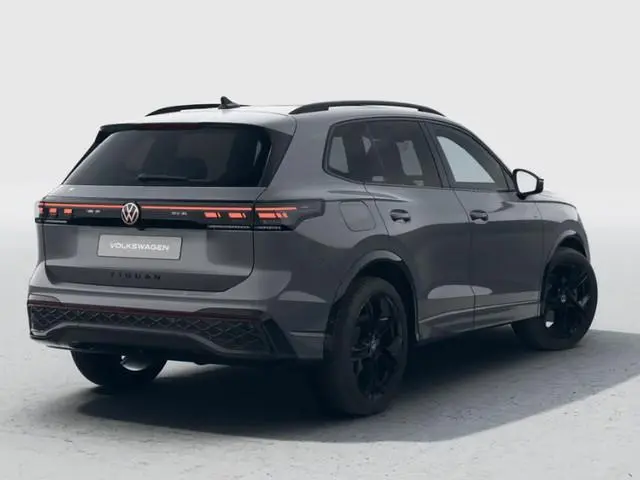 Volkswagen Tiguan R-Line Edition 1.5 eHybrid 204 PK 6 versn. DSG · Black Style Pakket · Panoramaschu...