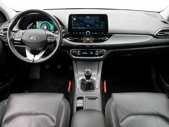 Hyundai i30 Wagon 1.5 T-GDi MHEV Premium | Trekhaak | Stoelverwarming /-verkoeling