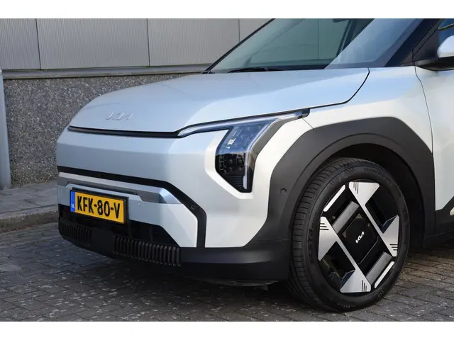 Kia EV3 Plus Advanced 81.4 kWh | Stoel/stuurverwarming | Elektrisch bedienbare achterklep | SOH-100%...