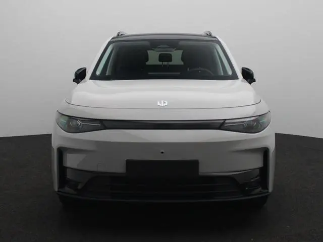 Leapmotor C10