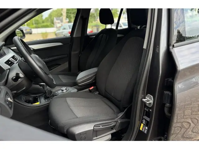 BMW X1 xDrive25e | Elektrische Klep | PDC V + A | LED | Apple Carplay | DAB | 20x op voorraad !