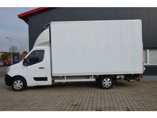 Nissan NV400