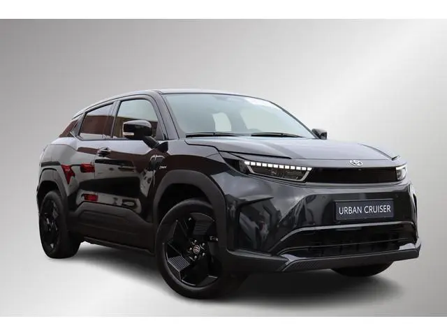 Toyota Urban Cruiser Dynamic 61 kWh, € 3.000  inruilvoordeel, Stuur & Stoel verwarming, 67kW DC, Cam...