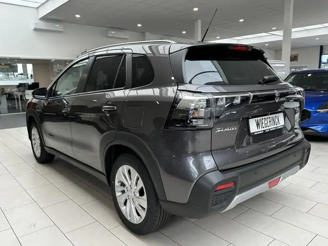 Suzuki S-Cross