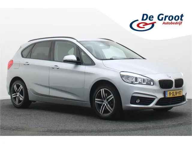 BMW 2-serie Active Tourer 218i High Executive LED, Navigatie, Cruise, Trekhaak, Stoelverwarming, PDC