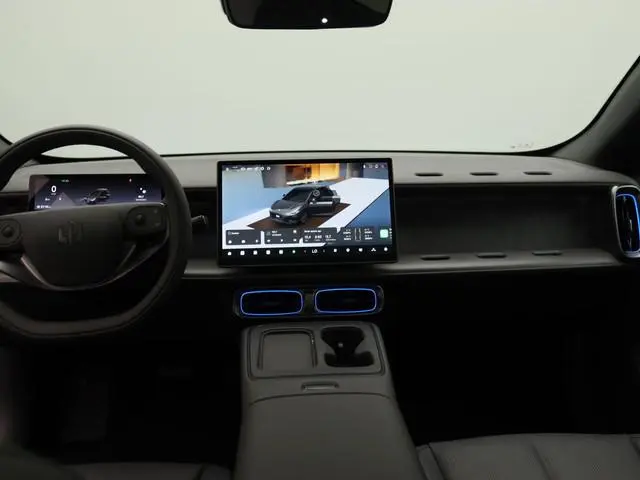 Leapmotor B05