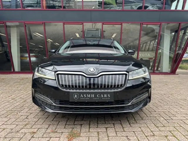 ŠKODA Superb Combi 1.4 TSI iV Business Edition Plus | Leder | Trekhaak | ACC | Pano | Stuur/Stoelver...