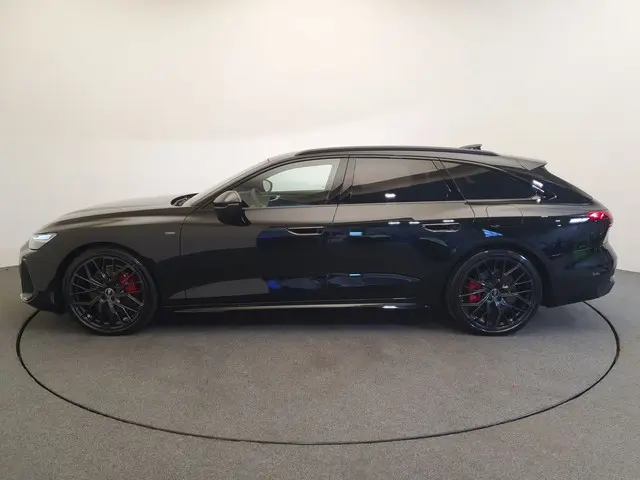 Audi A6 Avant 2.0 e-hybrid quattro S edition Competition Luchtvering, Panoramadak, Trekhaak, B&O, Achterasbesturing