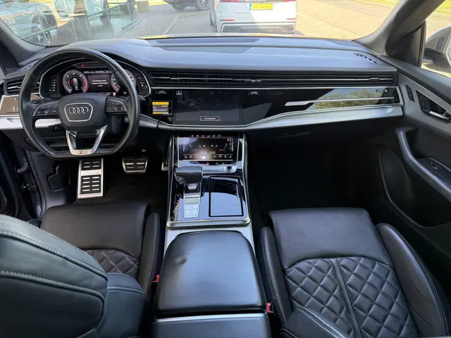Audi Q8 50 TDI quattro Pro Line S ** Panodak ** Leder ** Luchtvering ** BOSE ** Trekhaak ** Massage