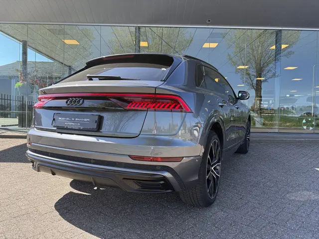 Audi Q8 50 TDI quattro Pro Line S ** Panodak ** Leder ** Luchtvering ** BOSE ** Trekhaak ** Massage