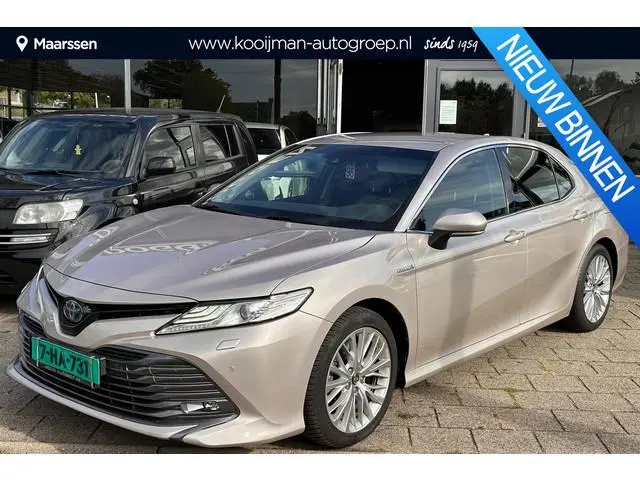 Toyota Camry 2.5 Hybrid Premium / JBL Audio / Stoelverwarming / Heads-Up Display / Camera / Parkeers...
