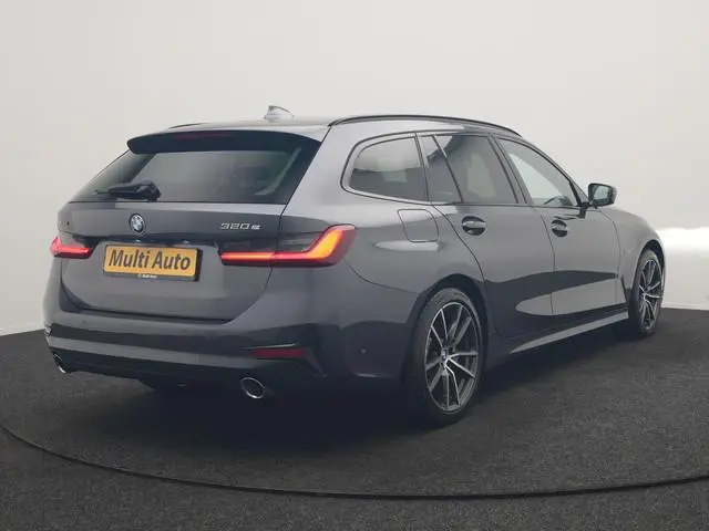 BMW 3-serie Touring 320e xDrive Sportline PHEV 204pk Dealer O.H | SOH 88,1% | Trekhaak Af Fabriek |...