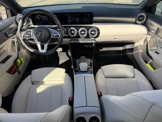Mercedes-Benz A-klasse 250 e Business Solution Luxury Limited 17"/Panoramadak/Leder + memory/Stoelve...