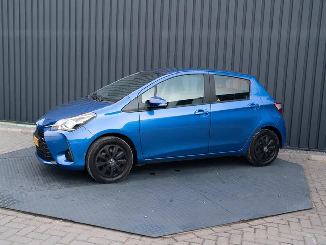 Toyota Yaris 1.0 VVT-i Active | Camera | Stoelverwarming | Prijs Rijklaar!!