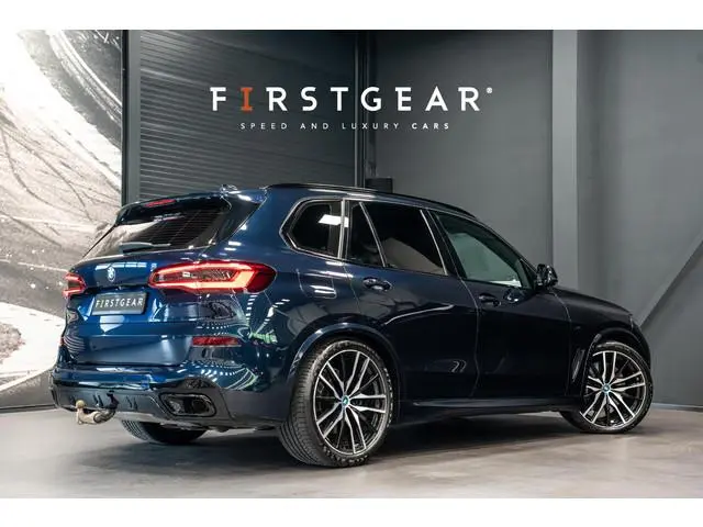 BMW X5 xDrive30d *Grijs kenteken / M-Sport / Panorama / HUD / Surround-view / Memory / Elektr. trekh...