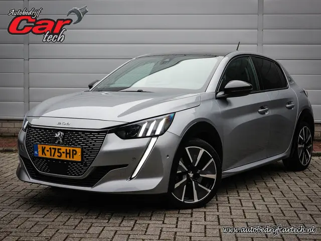 Peugeot e-208 EV GT 350 50 kWh | Clima | Cruise | Navi | Pdc | Panoramadak | Led | SOH 91% |