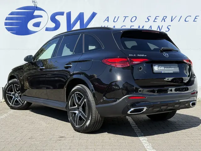 Mercedes-Benz GLC-klasse 300e 4MATIC AMG Line | Trekhaak | ACC | 360* Camera | Keyless | 19 inch