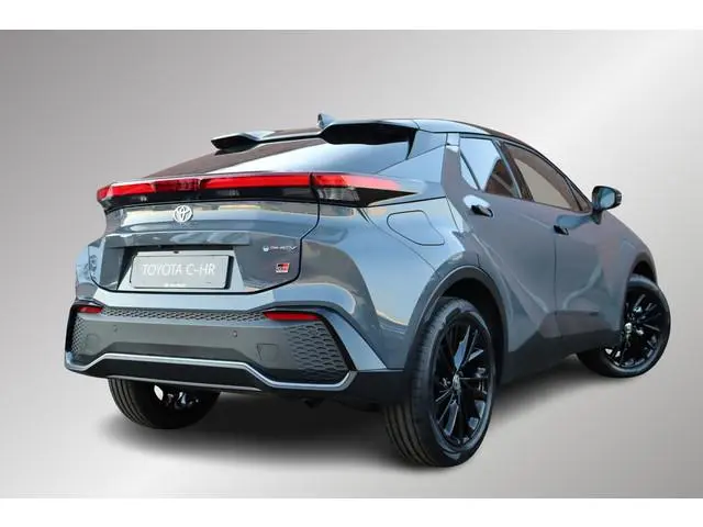 Toyota C-HR 2.0 Plug-in Hybrid 220 GR SPORT, JBL, Nieuw en snel leverbaar met € 3.500,- voordeel Par...