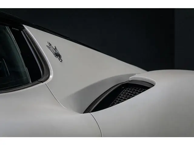 Maserati MC20
