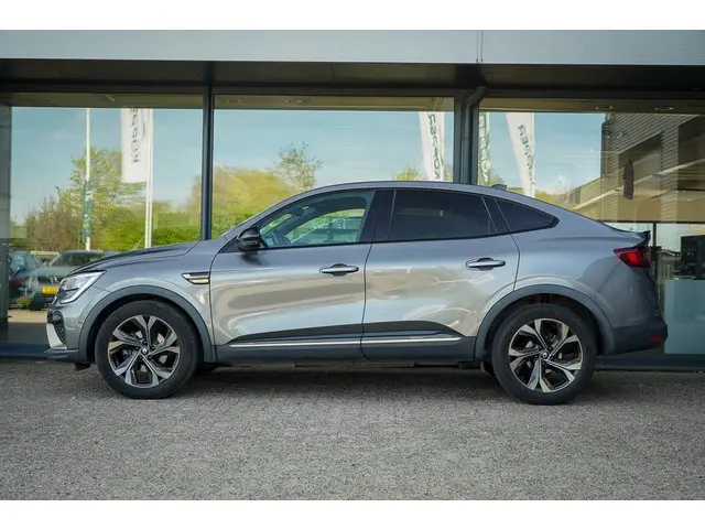 Renault Arkana 1.6 E-Tech hybrid 145 E-Tech engineered / Adaptive Cruise / Stoelverwarming / Dodehoe...