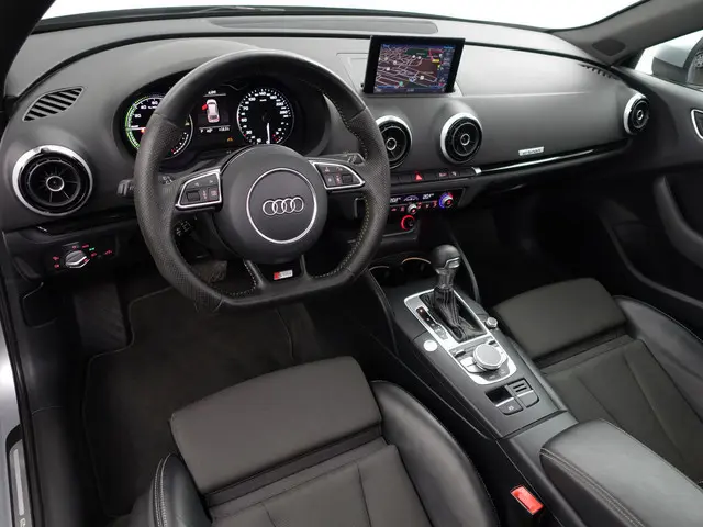 Audi A3 Sportback 1.4 e-tron PHEV Pro Line S plus Aut- Accu Percentage 98 Procent, Panoramadak, Lane...