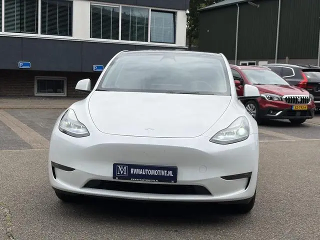 Tesla Model Y Long Range AWD 75 kWh VAN: 42.900,- VOOR: 39.330,- UW WKVOORDEEL: 3.570,- | SOH 92% |...