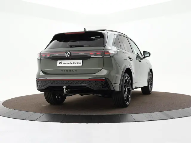 Volkswagen Tiguan R-Line Edition 1.5 eHybrid 204 PK 6 versn. DSG · Black Style Pakket · Panoramaschu...