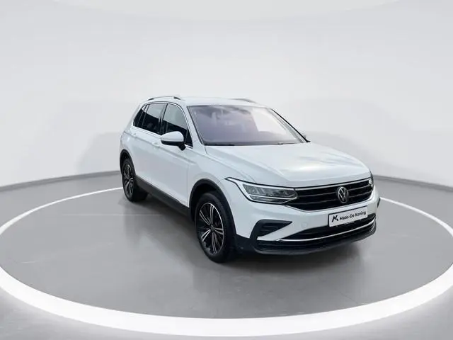 Volkswagen Tiguan 1.5TSI/150PK Life Business DSG · Navigatie · Apple/Android Car Play ·  Trekhaak ·...