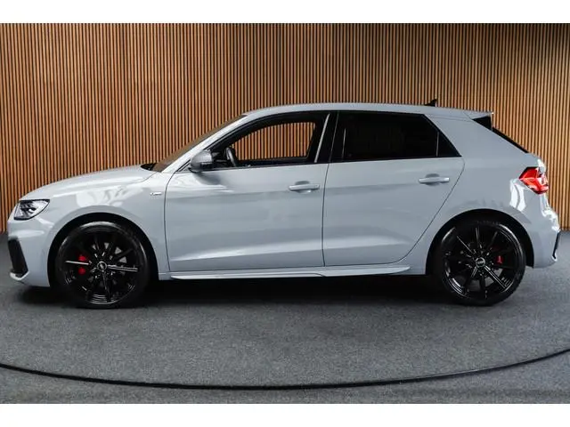 Audi A1 Sportback 40 TFSI S- Line Leder Camera Navi Virtual Climate Sonos PDC LM velgen Stoelverwarm...