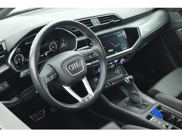 Audi Q3 45 TFSI e 245pk S edition 360Camera Leder Keyless Stoelverwarming Navigatie 2x S-Line