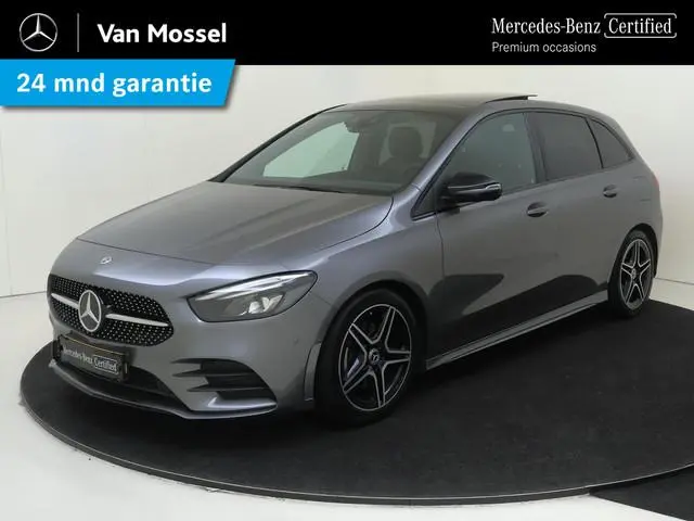 Mercedes-Benz B-klasse 180 Business Solution AMG / Panorama-dak / Night-Pakket / Achteruitrijcamera...
