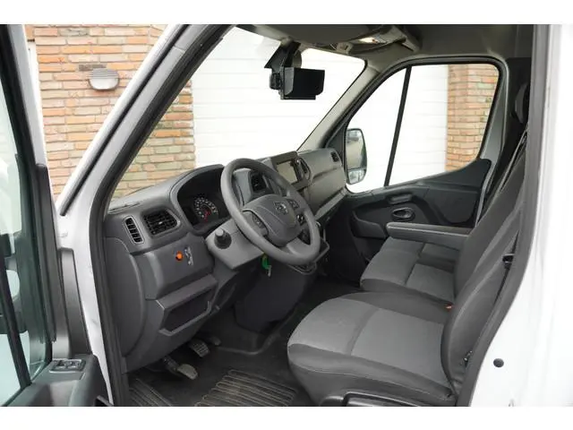 Nissan Interstar