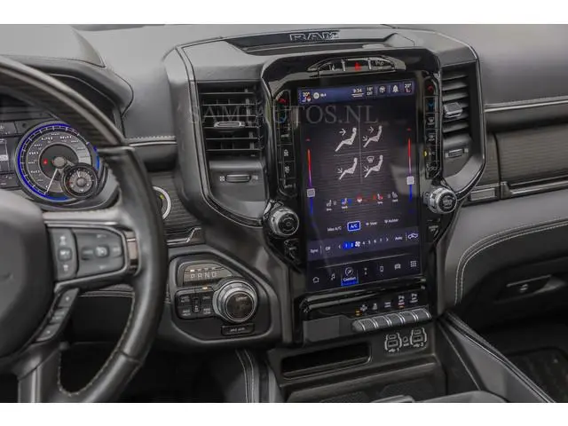 Dodge RAM BEAST | LIMITED 5.7 V8 HEMI | HUD | STRIPING | BREDE WIELEN | BLACK ON BLACK | LUCHTVERING...