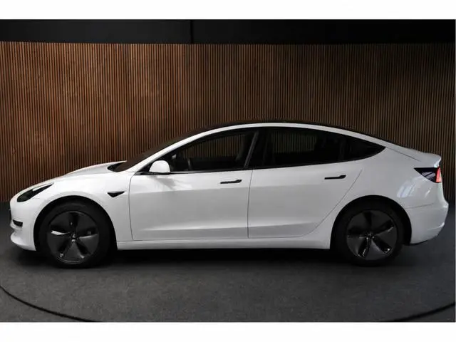 Tesla Model 3 RWD SOH: 96,1% Panodak Leer 360° Trekhaak Stuur- & Stoelverwarming voor & achter LM ve...