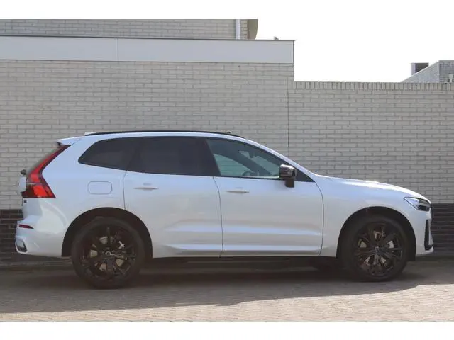 Volvo XC60 2.0 T8 Plug-in hybrid Plus Black Edition Head-up | 360 | Zwenkbare trekhaak | Panoramadak
