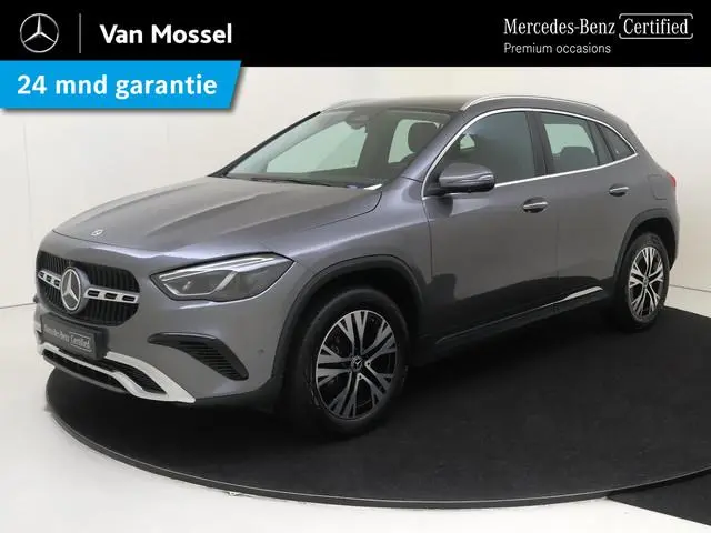 Mercedes-Benz GLA-klasse 250 e Luxury-Line  / Winter Pakket / Sfeerverlichting / 360Graden-Camera /