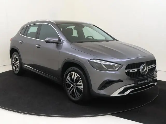 Mercedes-Benz GLA-klasse 250 e Luxury-Line  / Winter Pakket / Sfeerverlichting / 360Graden-Camera /