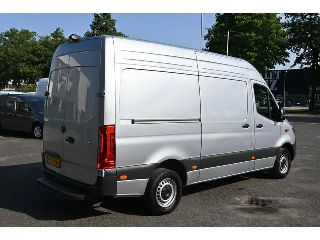 Mercedes-Benz Sprinter 317 CDI Pro L2H2 LED, Geveerde stoel, Navigatie met camera