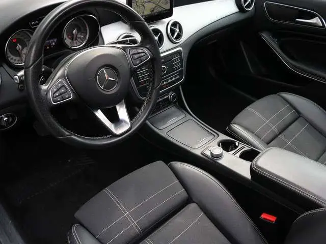 Mercedes-Benz GLA-klasse 180 Ambition | Panoramadak