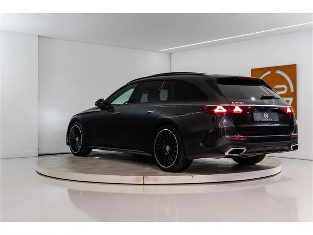 Mercedes-Benz E-klasse Estate 300 e Premium+ AMG 313PK | Burmester | Pano | Trekhaak | Multibeam | V...