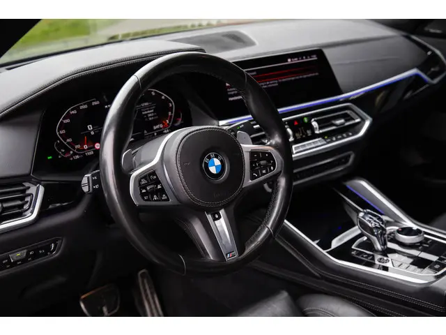 BMW X6 M50i High Executive , Laser, Trekhaak, Harman Kardon, Bekerverwarmer/verkoeler, Panoramadak