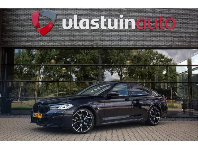 BMW 5-serie 545e xDrive High Executive M-Sport , Pano, Laser, HUD, Comfortstoelen, Adap. Cruise