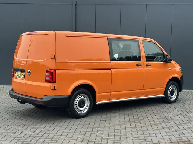 Volkswagen Transporter 2.0 TDI 102 PK TRENDLINE / L2H1 / 1e EIG. / DUBBEL CABINE / TREKHAAK / AIRCO...