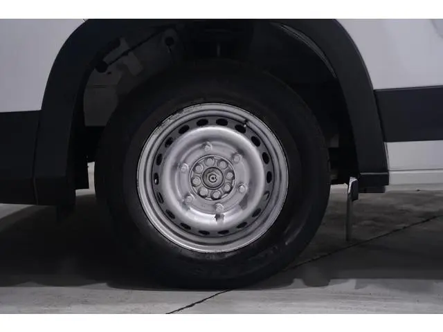 Maxus Deliver9