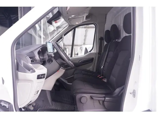 Maxus Deliver9