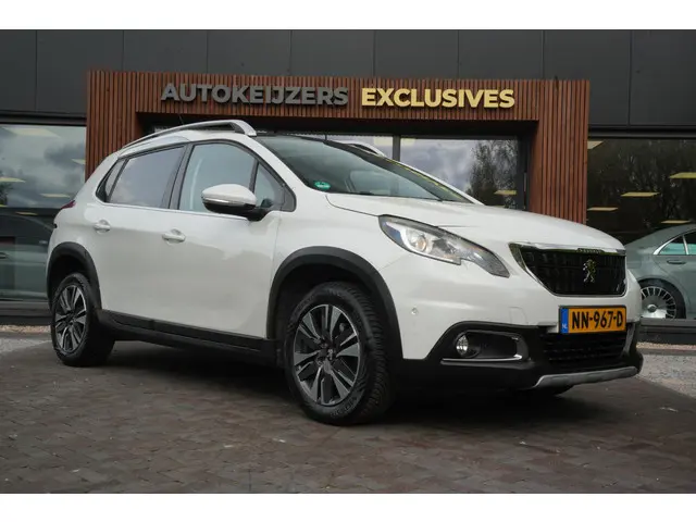 Peugeot 2008 1.2 PureTech Allure Pano Dakrail DAB Trekhaak Airco Stuurwielbed. Camera