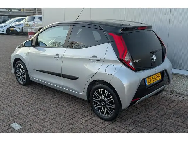 Toyota Aygo 1.0 VVT-i x-clusiv Achteruitrijcamera, Apple Carplay & Android Auto