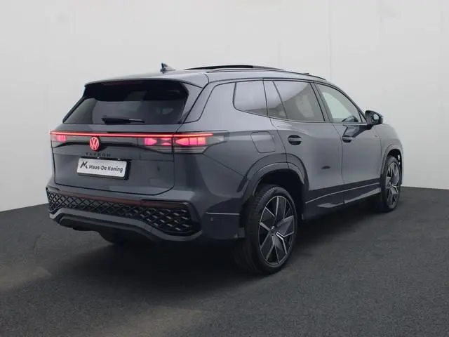 Volkswagen Tayron 1.5eHybrid 200kW/272PK R-Line · Panoramadak · Camera + Parkeersensoren · Apple/And...