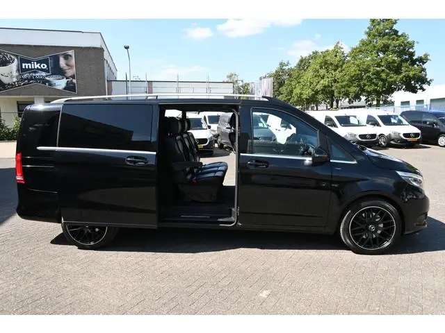 Mercedes-Benz V-klasse 250d Extra Lang L3 DC Avantgarde LED, Zwarte hemel, Trekhaak 2500 kg