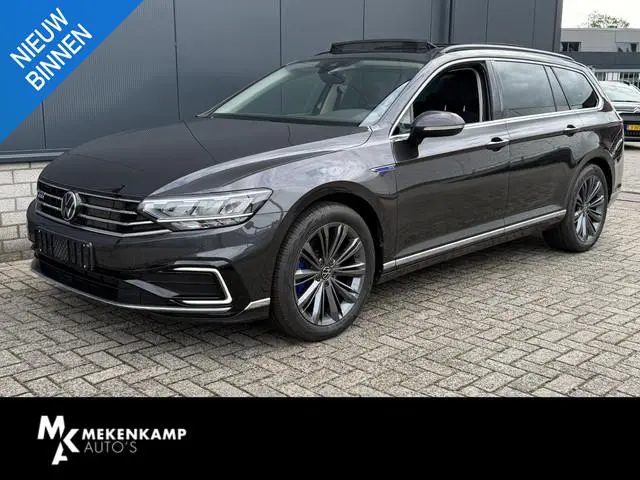 Volkswagen Passat Variant 1.4 TSI PHEV GTE Business 18"/Panoramadak/Trekhaak/Camera/PDC v+a/Elektris...